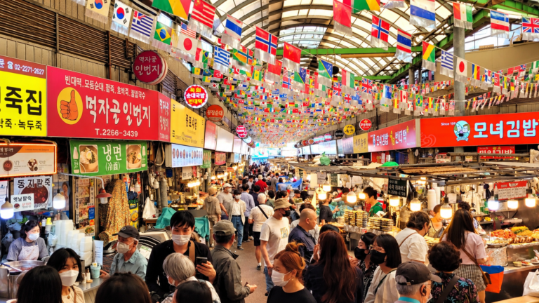 What to eat in South Korea – Gwangjang Market food stalls in Seoul