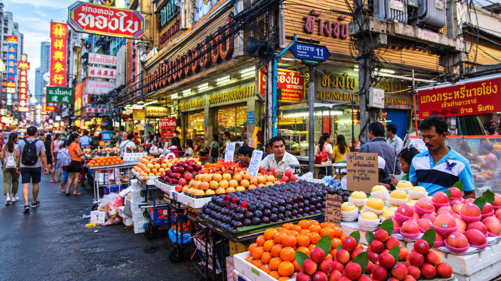 What to eat in Thailand – fruit and street food market in Bangkok